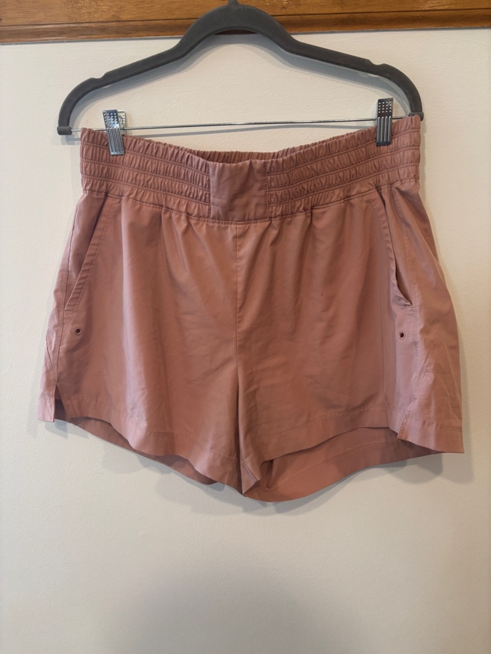 Old Navy High Waisted StretchTech Shorts in Dusty Rose - Women’s L